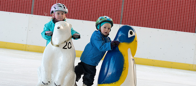 Eiszentrum Luzern Kinder auf dem Eisfeld