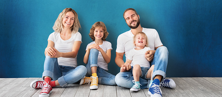 Glückliche Familie mit Kindern