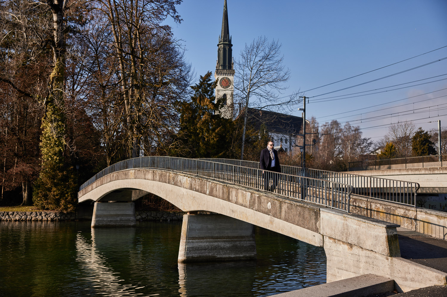 Stefan Künzli auf Brücke