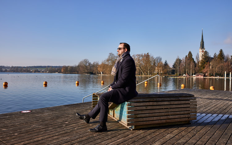 Stefan Künzli auf der Sitzbank