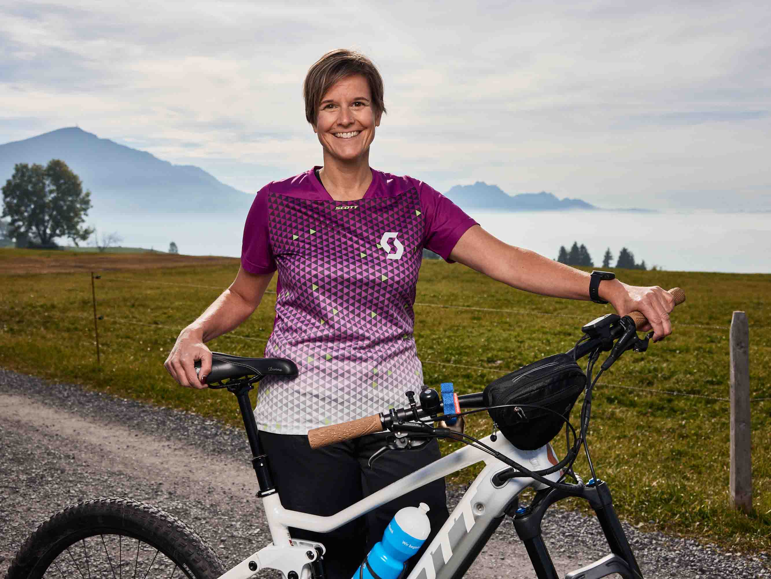 Nicole M&amp;uuml;ller findet Erholung und Entspannung beim Biken. Ihre liebste Tour vor ihrer Haust&amp;uuml;r: der Zugerberg.